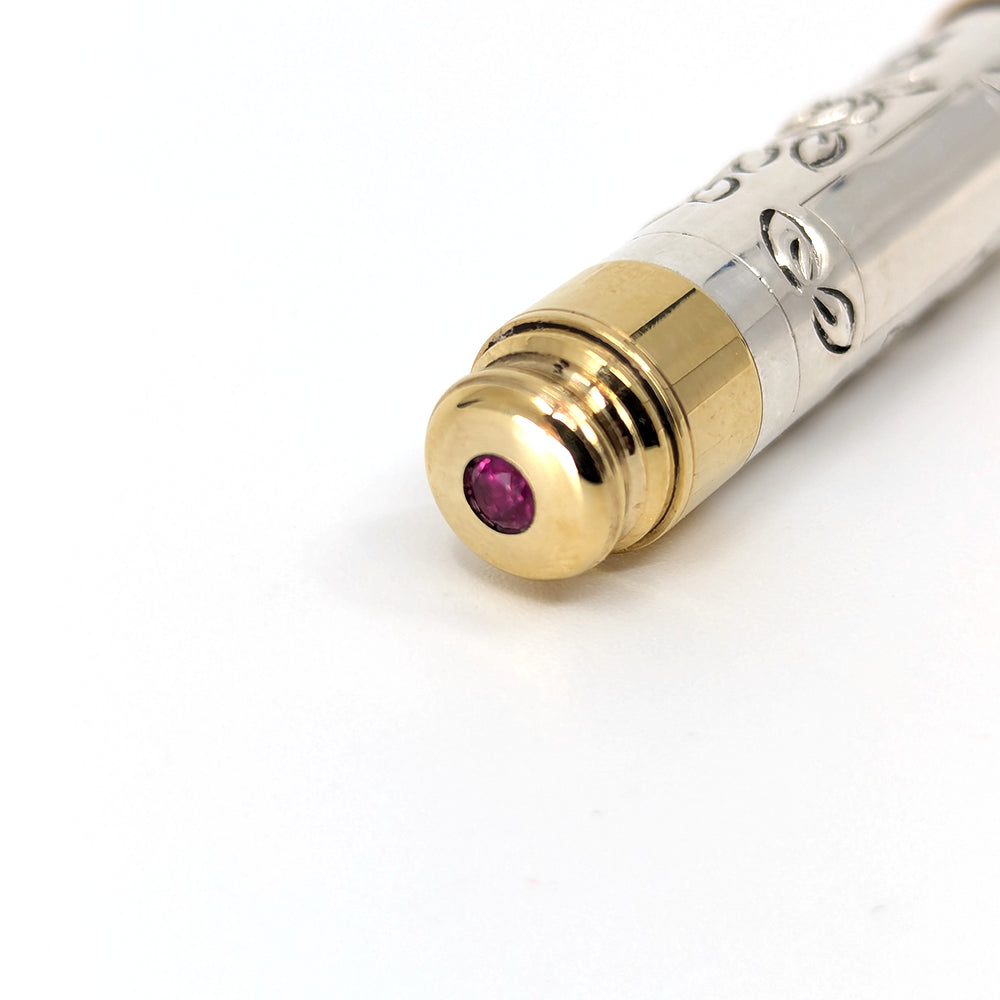 Yard-O-Led Piccadilly Rose Garden Pencil Necklace