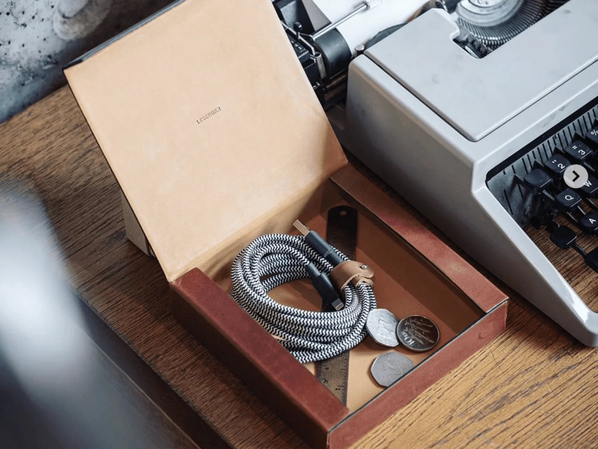 LGNDR ETWEE Leather Case Square - Laywine's