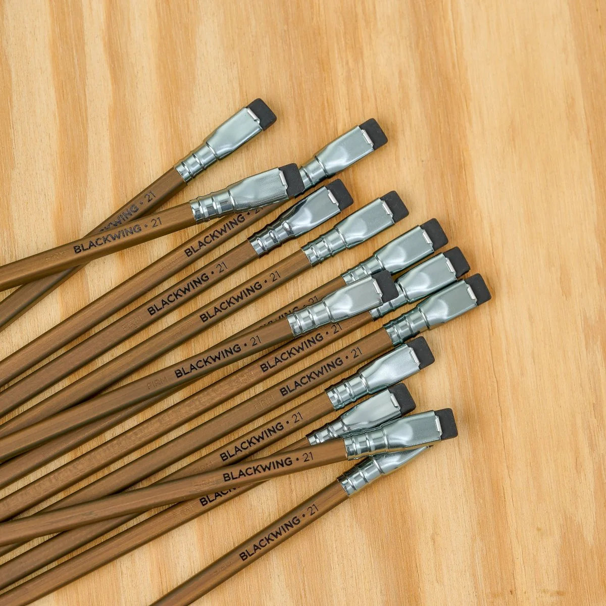 Blackwing Volume 21 (Box of 12)