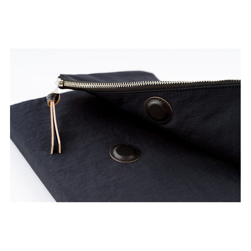 Hobonichi A5 Cousin Cover Tragen: Black